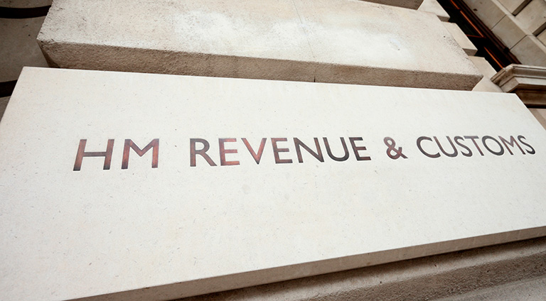 Revenue & Customs must do more to tackle the perception that it does not tackle tax fraud by the wealthy, a report by the Public Accounts Committee has stated.