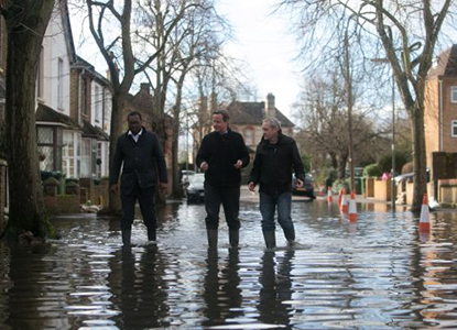 Local authorities have welcomed the announcement by Prime Minister David Cameron that people whose homes have been flooded following recent storms in England will receive a council tax rebate.