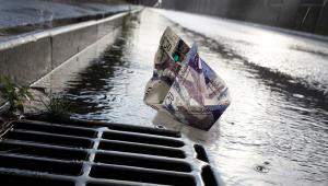 Money down the drain (iStock), p49