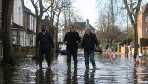  Local authorities have welcomed the announcement by Prime Minister David Cameron that people whose homes have been flooded following recent storms in England will receive a council tax rebate.