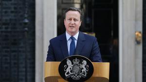 David Cameron resigns