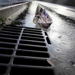 Money down the drain (iStock), p49