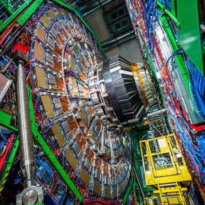 Particle accelerator