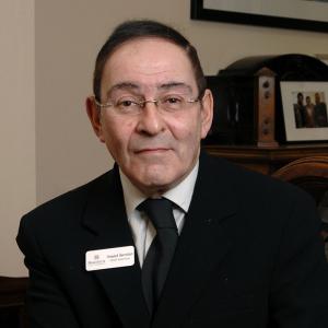 Sir Howard Bernstein, who has helped to lead a series of devolution deals for Greater Manchester, is to retire as chief executive of Manchester City Council next spring.