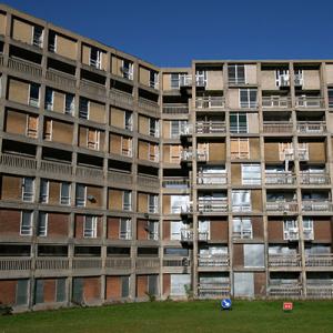 Social housing, poverty, social mobility